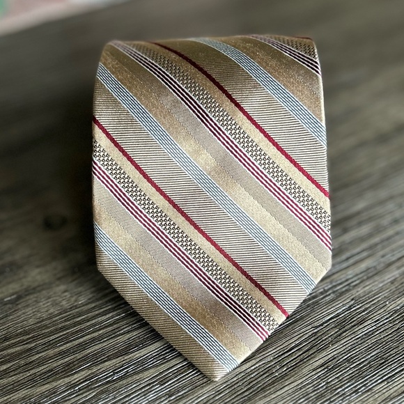 Seigo Katsuragawa VTG 100% Silk Gold & Red Collectible Men's Tie! - Picture 1 of 3